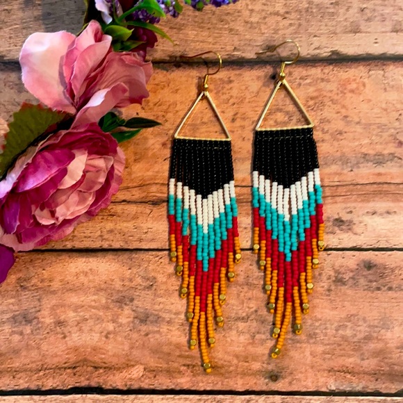 Western beaded earring - Picture 1 of 5